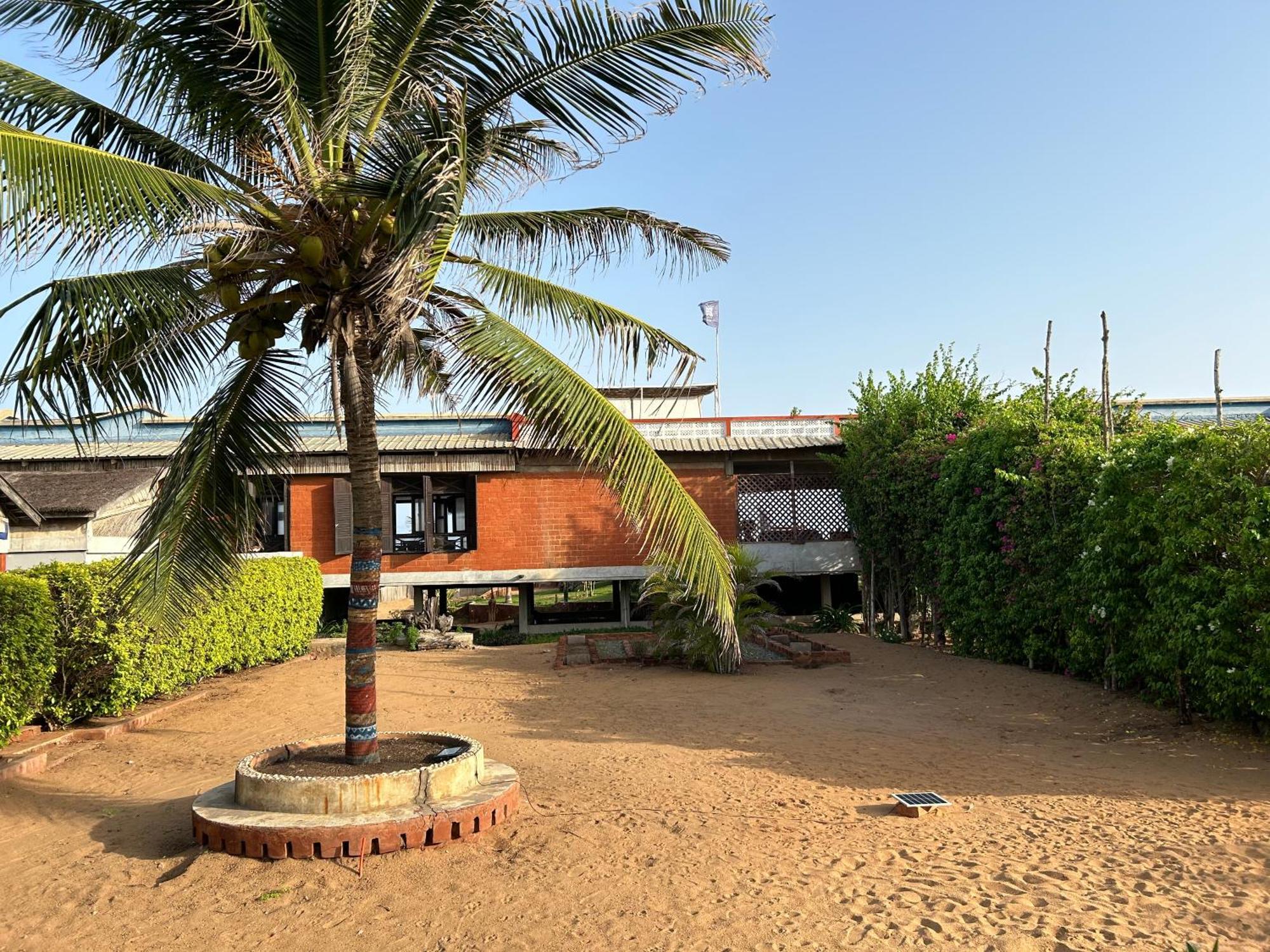 La Maison Bleue Lome Exterior photo